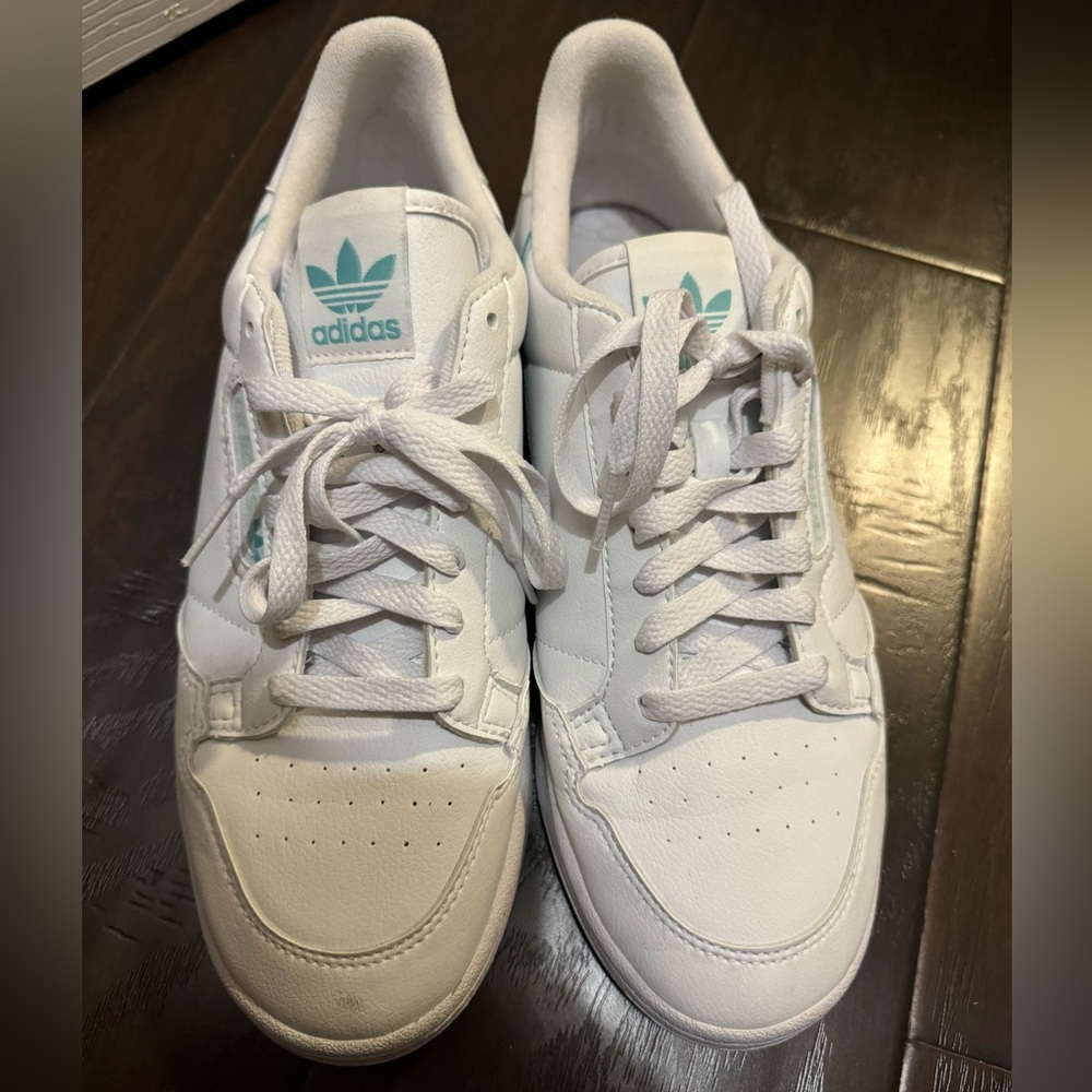 Adidas Sneakers